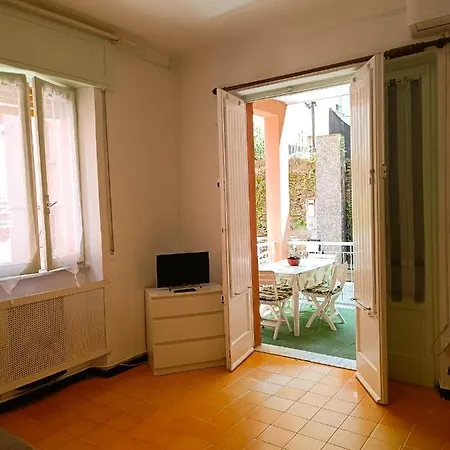 Classic Monterossino In Old Town